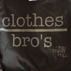 One Tree Hill, Clothes over Bros Long-sleeve
